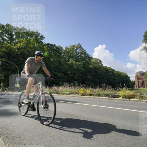 14.09.2025 - Stadtparktriathlon Michael Burmester http://msf.ph/oto/8895907 14.09.2025 13:24:28 Radfahren 1459, 1477, 1496, 1569 meine-sportfotos.de