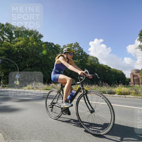 14.09.2025 - Stadtparktriathlon Michael Burmester http://msf.ph/oto/8895935 14.09.2025 13:25:16 Radfahren 1442, 1479, 1521, 1568, 1586, 1609 meine-sportfotos.de