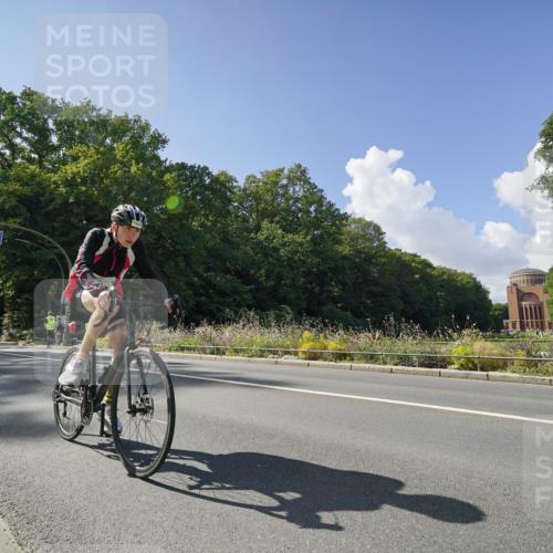 14.09.2025 - Stadtparktriathlon Michael Burmester http://msf.ph/oto/8895937 14.09.2025 13:25:23 Radfahren 1442, 1443, 1460, 1462, 1521, 1609 meine-sportfotos.de