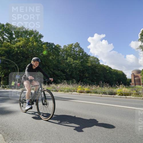 14.09.2025 - Stadtparktriathlon Michael Burmester http://msf.ph/oto/8895954 14.09.2025 13:26:01 Radfahren 1427, 1472, 1498, 1522 meine-sportfotos.de