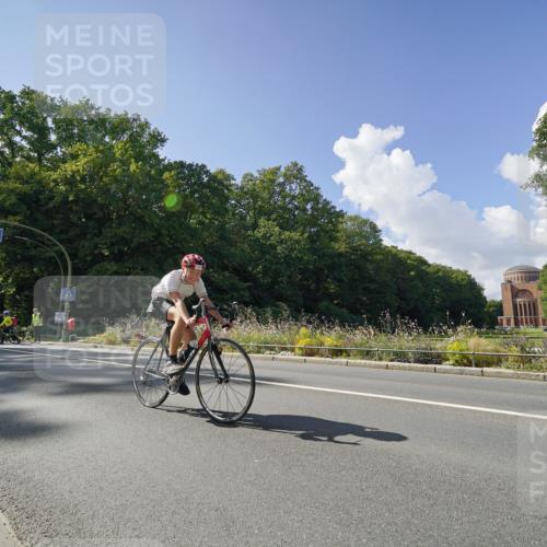14.09.2025 - Stadtparktriathlon Michael Burmester http://msf.ph/oto/8895956 14.09.2025 13:26:10 Radfahren 1454, 1583, 1611 meine-sportfotos.de