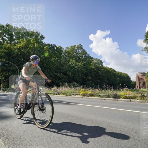 14.09.2025 - Stadtparktriathlon Michael Burmester http://msf.ph/oto/8895969 14.09.2025 13:26:34 Radfahren 1467, 1515, 1620 meine-sportfotos.de