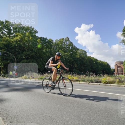 14.09.2025 - Stadtparktriathlon Michael Burmester http://msf.ph/oto/8895970 14.09.2025 13:26:47 Radfahren 1448, 1494, 1526, 1558, 1589, 1591 meine-sportfotos.de