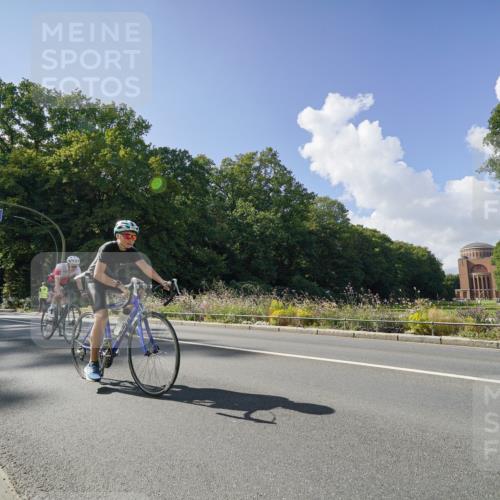 14.09.2025 - Stadtparktriathlon Michael Burmester http://msf.ph/oto/8895972 14.09.2025 13:26:50 Radfahren 1436, 1447, 1448, 1494, 1526, 1558, 1587, 1589, 1591 meine-sportfotos.de