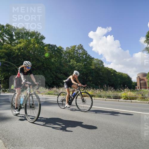 14.09.2025 - Stadtparktriathlon Michael Burmester http://msf.ph/oto/8895976 14.09.2025 13:26:56 Radfahren 1436, 1447, 1448, 1493, 1494, 1526, 1571, 1587, 1589, 1591 meine-sportfotos.de