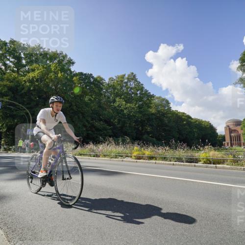 14.09.2025 - Stadtparktriathlon Michael Burmester http://msf.ph/oto/8895977 14.09.2025 13:26:57 Radfahren 1436, 1447, 1448, 1493, 1526, 1537, 1549, 1571, 1587, 1591 meine-sportfotos.de