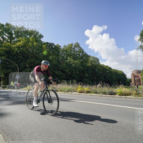 14.09.2025 - Stadtparktriathlon Michael Burmester http://msf.ph/oto/8895980 14.09.2025 13:26:59 Radfahren 1436, 1447, 1493, 1526, 1537, 1549, 1571, 1573, 1587, 1591 meine-sportfotos.de