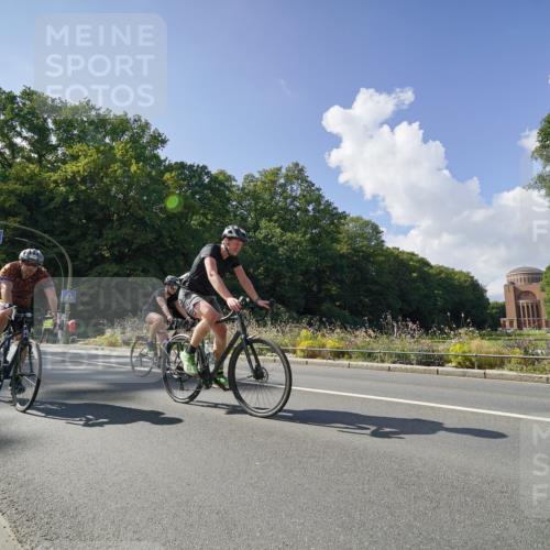 14.09.2025 - Stadtparktriathlon Michael Burmester http://msf.ph/oto/8895988 14.09.2025 13:27:13 Radfahren 1426, 1431, 1453, 1480, 1489, 1501, 1513, 1519, 1527, 1573, 1581, 1582 meine-sportfotos.de