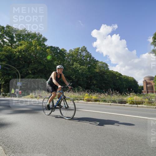 14.09.2025 - Stadtparktriathlon Michael Burmester http://msf.ph/oto/8895992 14.09.2025 13:27:16 Radfahren 1426, 1431, 1453, 1480, 1489, 1501, 1513, 1519, 1527, 1581, 1607 meine-sportfotos.de