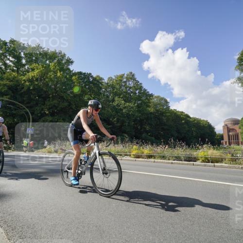 14.09.2025 - Stadtparktriathlon Michael Burmester http://msf.ph/oto/8896001 14.09.2025 13:27:38 Radfahren 1473, 1508, 1576 meine-sportfotos.de