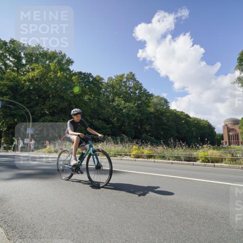 14.09.2025 - Stadtparktriathlon Michael Burmester http://msf.ph/oto/8896023 14.09.2025 13:28:31 Radfahren 1450, 1547, 1580, 1594, 1601, 1617 meine-sportfotos.de