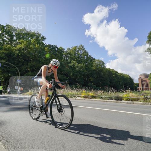 14.09.2025 - Stadtparktriathlon Michael Burmester http://msf.ph/oto/8896027 14.09.2025 13:28:36 Radfahren 1547, 1580, 1594, 1601, 1617 meine-sportfotos.de