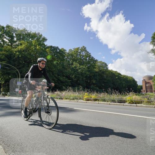 14.09.2025 - Stadtparktriathlon Michael Burmester http://msf.ph/oto/8896038 14.09.2025 13:29:12 Radfahren 1495, 1497, 1525 meine-sportfotos.de