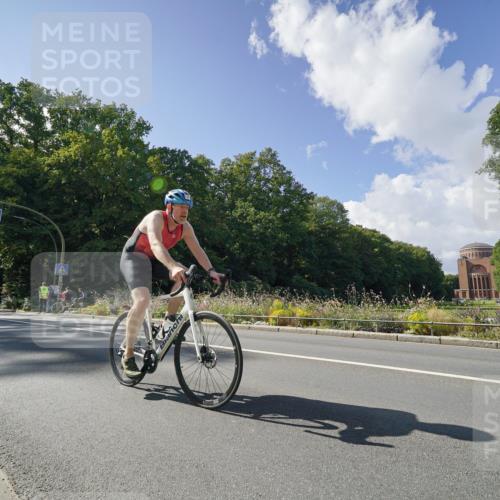 14.09.2025 - Stadtparktriathlon Michael Burmester http://msf.ph/oto/8896060 14.09.2025 13:30:19 Radfahren 1463, 1471 meine-sportfotos.de