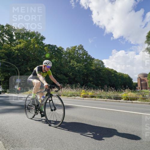 14.09.2025 - Stadtparktriathlon Michael Burmester http://msf.ph/oto/8896066 14.09.2025 13:30:54 Radfahren 1456, 1490, 1520, 1584 meine-sportfotos.de