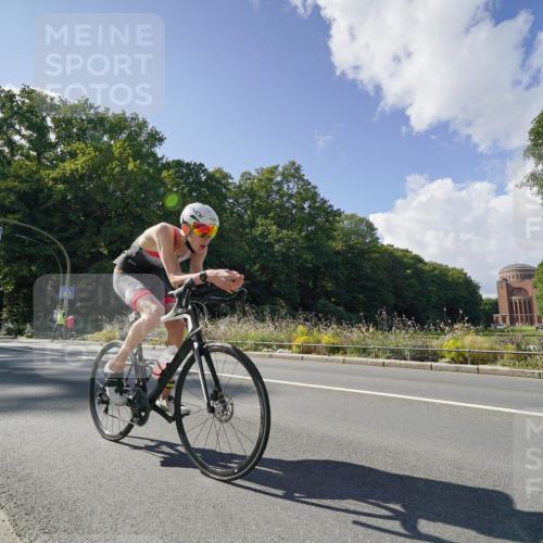 14.09.2025 - Stadtparktriathlon Michael Burmester http://msf.ph/oto/8896077 14.09.2025 13:31:11 Radfahren 1451, 1543, 1545, 1551 meine-sportfotos.de