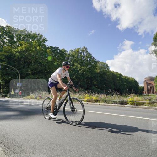 14.09.2025 - Stadtparktriathlon Michael Burmester http://msf.ph/oto/8896088 14.09.2025 13:31:53 Radfahren 1331, 1423, 1477, 1488, 1535, 1554 meine-sportfotos.de