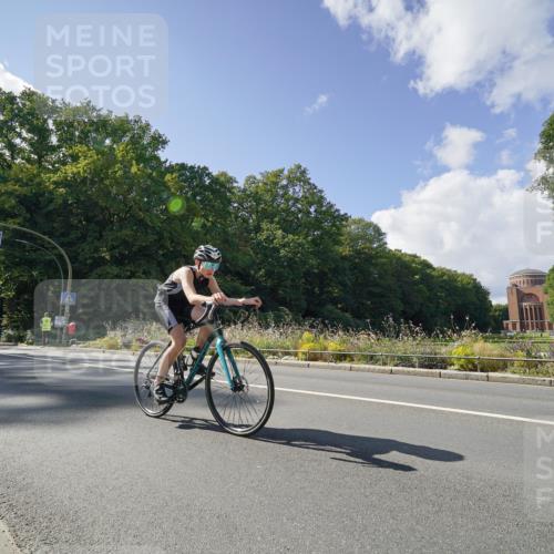 14.09.2025 - Stadtparktriathlon Michael Burmester http://msf.ph/oto/8896097 14.09.2025 13:32:09 Radfahren 1491, 1523, 1570, 1593, 1606 meine-sportfotos.de