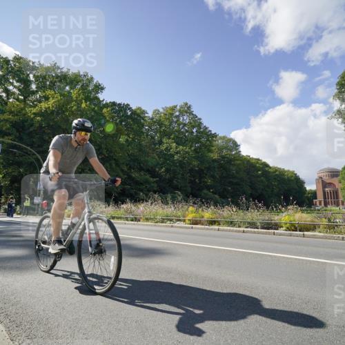 14.09.2025 - Stadtparktriathlon Michael Burmester http://msf.ph/oto/8896101 14.09.2025 13:32:20 Radfahren 1496, 1518, 1546, 1570 meine-sportfotos.de