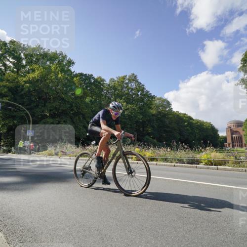 14.09.2025 - Stadtparktriathlon Michael Burmester http://msf.ph/oto/8896107 14.09.2025 13:32:39 Radfahren 1531, 1544, 1557, 1563, 1597 meine-sportfotos.de