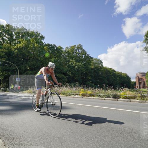 14.09.2025 - Stadtparktriathlon Michael Burmester http://msf.ph/oto/8896115 14.09.2025 13:32:55 Radfahren 1432, 1559, 1615 meine-sportfotos.de