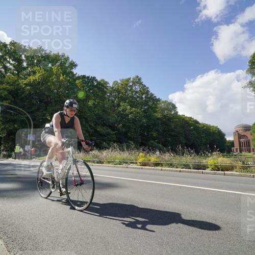 14.09.2025 - Stadtparktriathlon Michael Burmester http://msf.ph/oto/8896118 14.09.2025 13:33:03 Radfahren 1432, 1586 meine-sportfotos.de