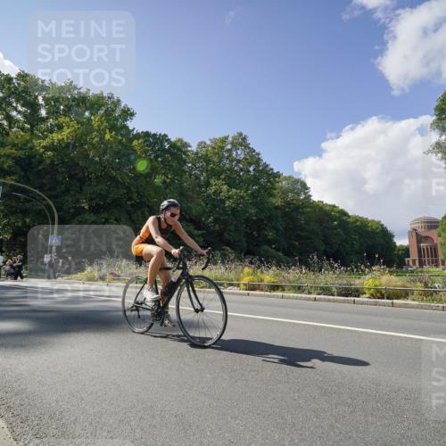 14.09.2025 - Stadtparktriathlon Michael Burmester http://msf.ph/oto/8896126 14.09.2025 13:33:27 Radfahren 1529, 1532, 1569, 1574 meine-sportfotos.de