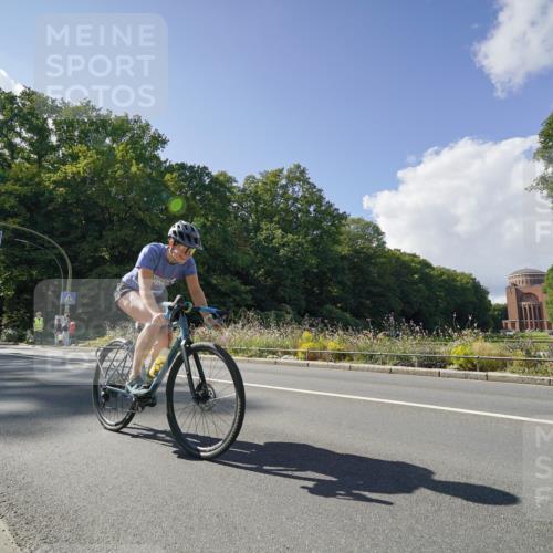 14.09.2025 - Stadtparktriathlon Michael Burmester http://msf.ph/oto/8896131 14.09.2025 13:33:47 Radfahren 1460, 1462, 1517, 1526 meine-sportfotos.de