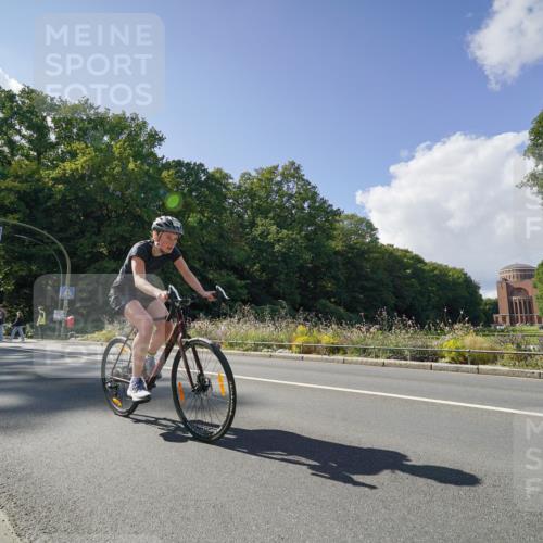 14.09.2025 - Stadtparktriathlon Michael Burmester http://msf.ph/oto/8896133 14.09.2025 13:33:53 Radfahren 1460, 1517, 1526 meine-sportfotos.de