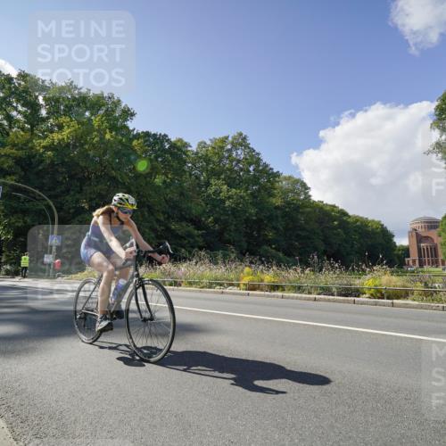 14.09.2025 - Stadtparktriathlon Michael Burmester http://msf.ph/oto/8896138 14.09.2025 13:34:12 Radfahren 1443, 1522, 1558, 1568 meine-sportfotos.de