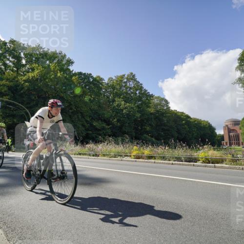14.09.2025 - Stadtparktriathlon Michael Burmester http://msf.ph/oto/8896152 14.09.2025 13:34:42 Radfahren 1498, 1553, 1556, 1583, 1591 meine-sportfotos.de