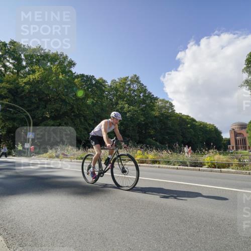 14.09.2025 - Stadtparktriathlon Michael Burmester http://msf.ph/oto/8896173 14.09.2025 13:35:47 Radfahren 1431, 1453, 1473, 1501 meine-sportfotos.de