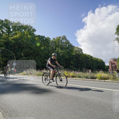 14.09.2025 - Stadtparktriathlon Michael Burmester http://msf.ph/oto/8896181 14.09.2025 13:36:37 Radfahren 1476, 1508, 1525, 1549 meine-sportfotos.de