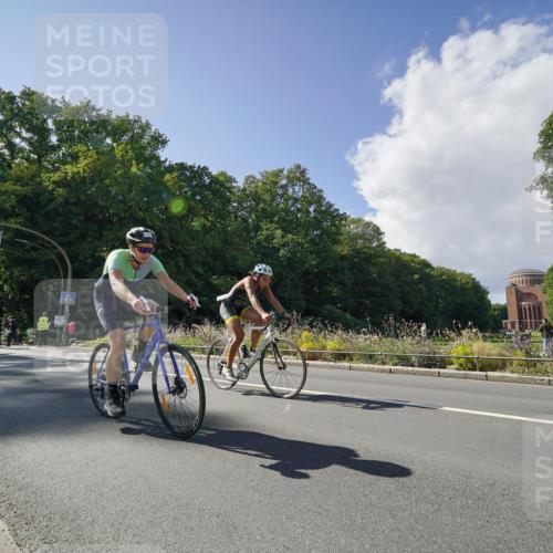 14.09.2025 - Stadtparktriathlon Michael Burmester http://msf.ph/oto/8896183 14.09.2025 13:36:38 Radfahren 1476, 1508, 1525 meine-sportfotos.de