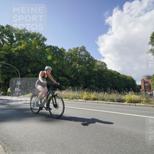 14.09.2025 - Stadtparktriathlon Michael Burmester http://msf.ph/oto/8896188 14.09.2025 13:37:02 Radfahren 1573, 1582 meine-sportfotos.de