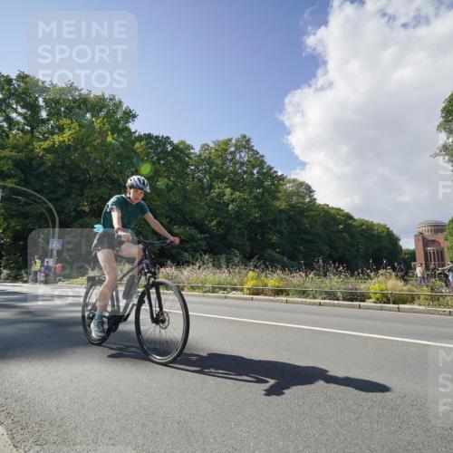14.09.2025 - Stadtparktriathlon Michael Burmester http://msf.ph/oto/8896193 14.09.2025 13:37:31 Radfahren 1438, 1439, 1543, 1545, 1551 meine-sportfotos.de