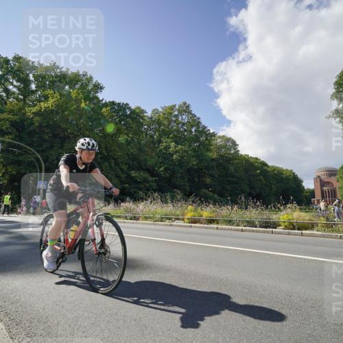14.09.2025 - Stadtparktriathlon Michael Burmester http://msf.ph/oto/8896200 14.09.2025 13:37:48 Radfahren 1437, 1465 meine-sportfotos.de