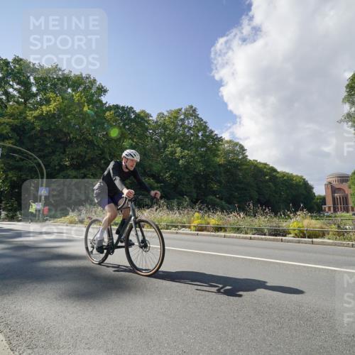14.09.2025 - Stadtparktriathlon Michael Burmester http://msf.ph/oto/8896208 14.09.2025 13:38:44 Radfahren 1505, 1608 meine-sportfotos.de