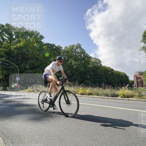 14.09.2025 - Stadtparktriathlon Michael Burmester http://msf.ph/oto/8896215 14.09.2025 13:39:09 Radfahren 1487, 1528, 1554 meine-sportfotos.de