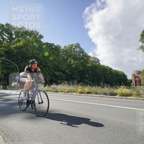 14.09.2025 - Stadtparktriathlon Michael Burmester http://msf.ph/oto/8896217 14.09.2025 13:39:16 Radfahren 1528, 1541 meine-sportfotos.de