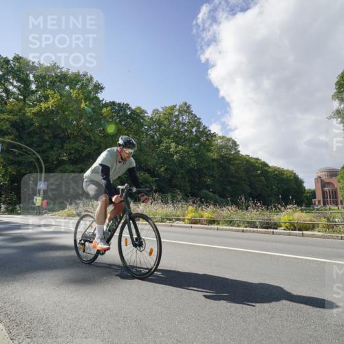 14.09.2025 - Stadtparktriathlon Michael Burmester http://msf.ph/oto/8896220 14.09.2025 13:39:33 Radfahren 1520, 1542 meine-sportfotos.de