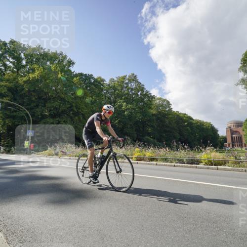 14.09.2025 - Stadtparktriathlon Michael Burmester http://msf.ph/oto/8896221 14.09.2025 13:39:34 Radfahren 1520, 1542 meine-sportfotos.de