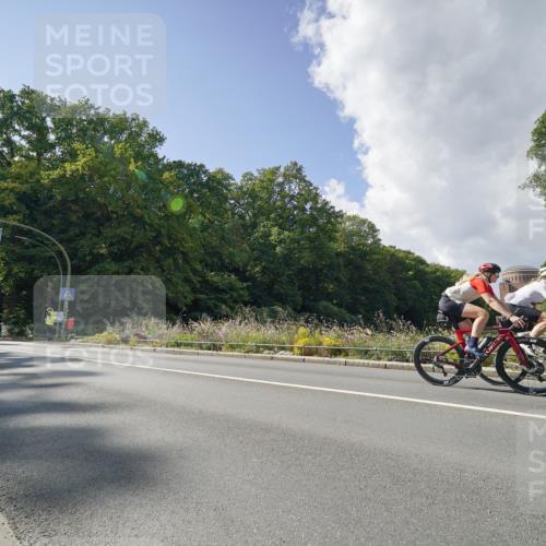 14.09.2025 - Stadtparktriathlon Michael Burmester http://msf.ph/oto/8896234 14.09.2025 13:40:49 Radfahren 1523, 1526 meine-sportfotos.de