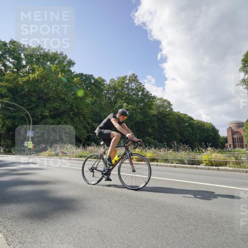 14.09.2025 - Stadtparktriathlon Michael Burmester http://msf.ph/oto/8896244 14.09.2025 13:41:37 Radfahren 1422, 1558 meine-sportfotos.de
