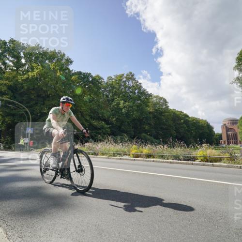 14.09.2025 - Stadtparktriathlon Michael Burmester http://msf.ph/oto/8896249 14.09.2025 13:42:01 Radfahren 1537, 1557 meine-sportfotos.de