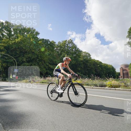 14.09.2025 - Stadtparktriathlon Michael Burmester http://msf.ph/oto/8896272 14.09.2025 13:44:35 Radfahren 1630, 1637, 1638, 1639, 1646, 1647, 1661, 1673, 1677 meine-sportfotos.de