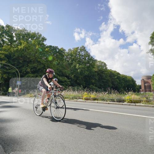 14.09.2025 - Stadtparktriathlon Michael Burmester http://msf.ph/oto/8896309 14.09.2025 13:45:40 Radfahren 1622, 1624, 1628, 1641, 1665, 1675, 1676, 1683, 1689 meine-sportfotos.de