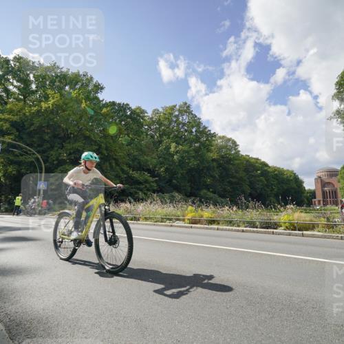14.09.2025 - Stadtparktriathlon Michael Burmester http://msf.ph/oto/8896323 14.09.2025 13:46:06 Radfahren 1549, 1635, 1654, 1660 meine-sportfotos.de