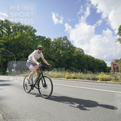 14.09.2025 - Stadtparktriathlon Michael Burmester http://msf.ph/oto/8896325 14.09.2025 13:46:41 Radfahren 1554 meine-sportfotos.de