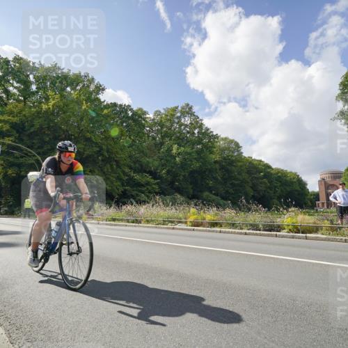 14.09.2025 - Stadtparktriathlon Michael Burmester http://msf.ph/oto/8896340 14.09.2025 13:48:49 Radfahren 1528 meine-sportfotos.de